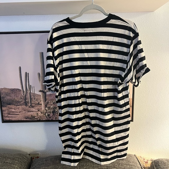 Supreme Tee - Picture 4 of 4